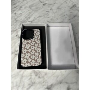 CASETiFY Compact iPhone 15 Pro Case - Natural Flower - Clear Black